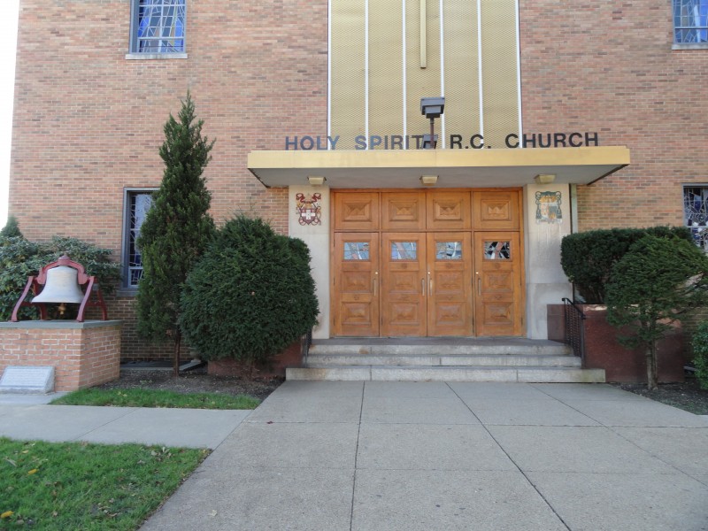 There is a weekly meeting of the Mommy and Me classes. There is a weekly meeting of the Mommy and Me classes.