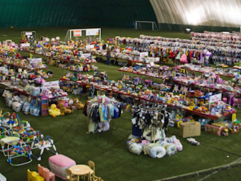 RMU Island Sports Center Hosts Gigantic Consignment Sale
