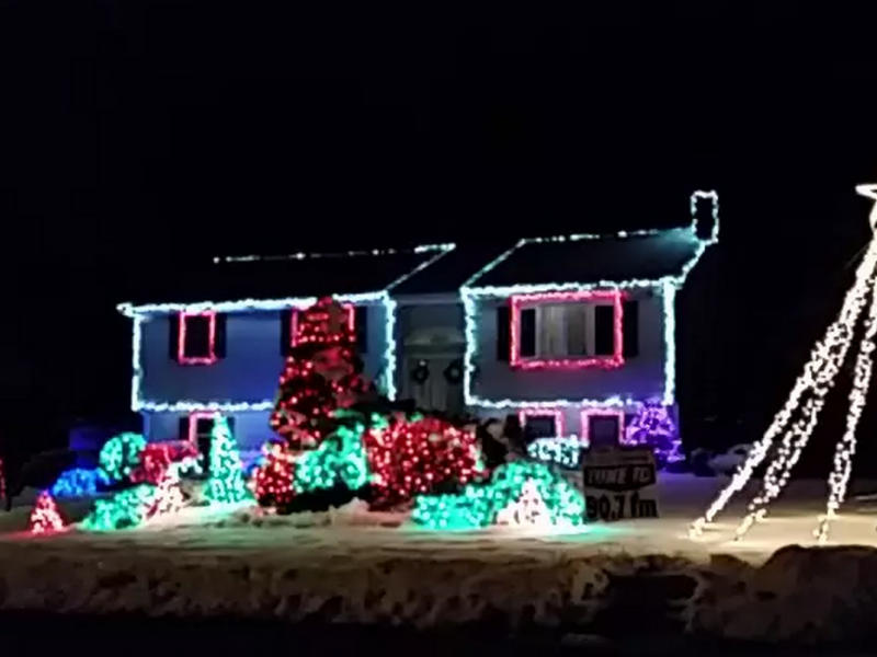 check out this christmas light display to let it go in check out this christmas light display to let it go in