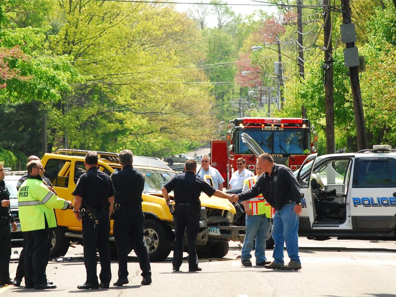 UPDATED Accident Sends Darien Cop to Hospital, Closes Post...