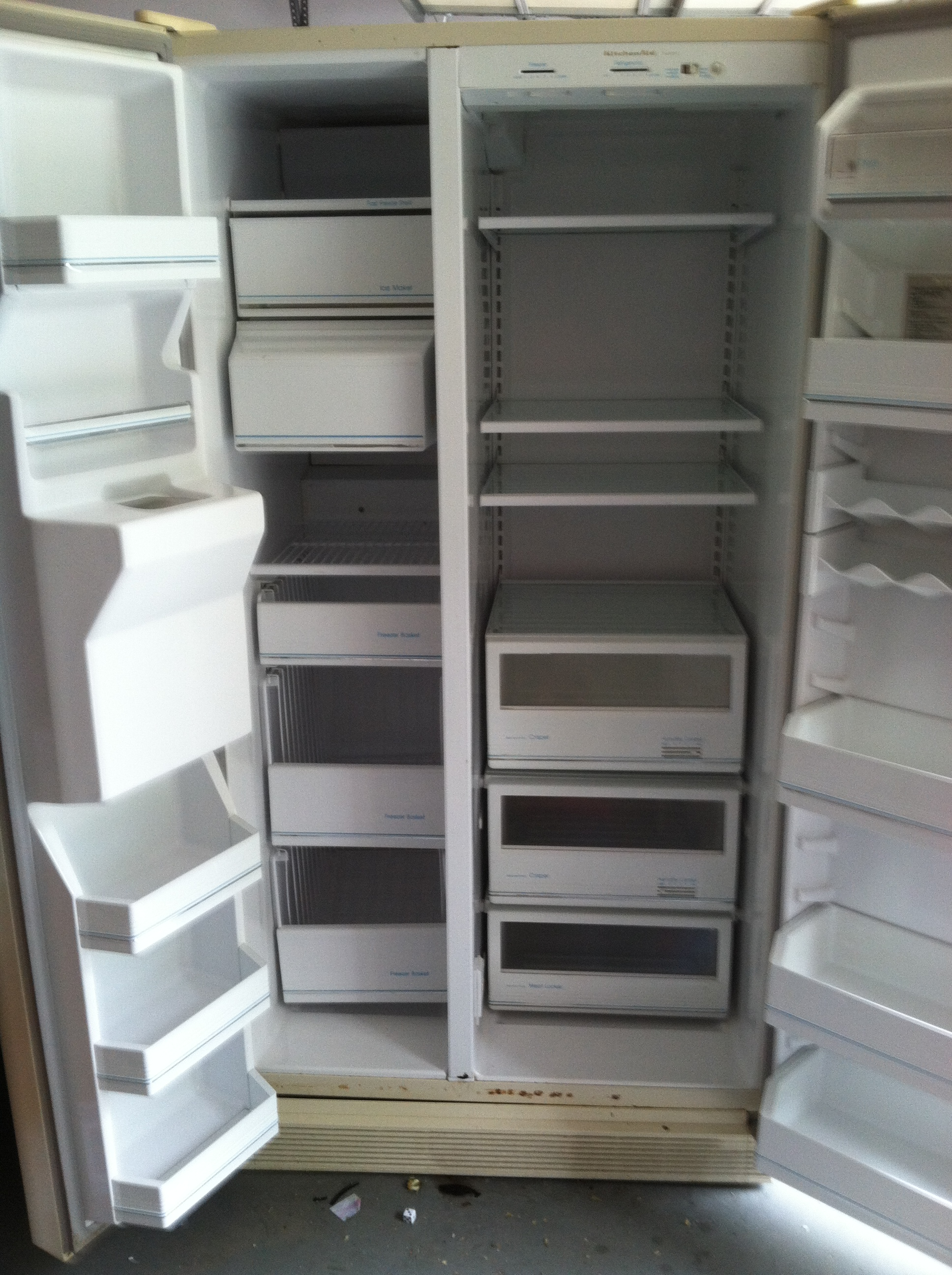side by side refrigerator less than 35 inches wide