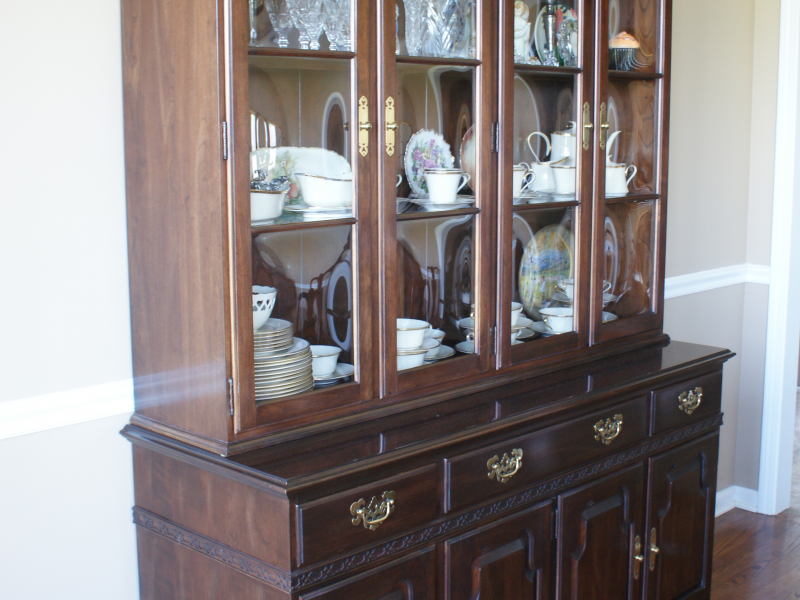 Ethan Allen Georgian Court Dining Room Table Hutch Chairs