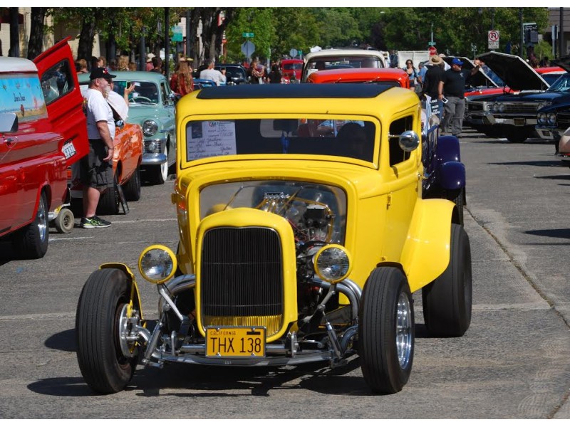 PHOTOS Petaluma's Salute To American Graffiti Celebrating Those