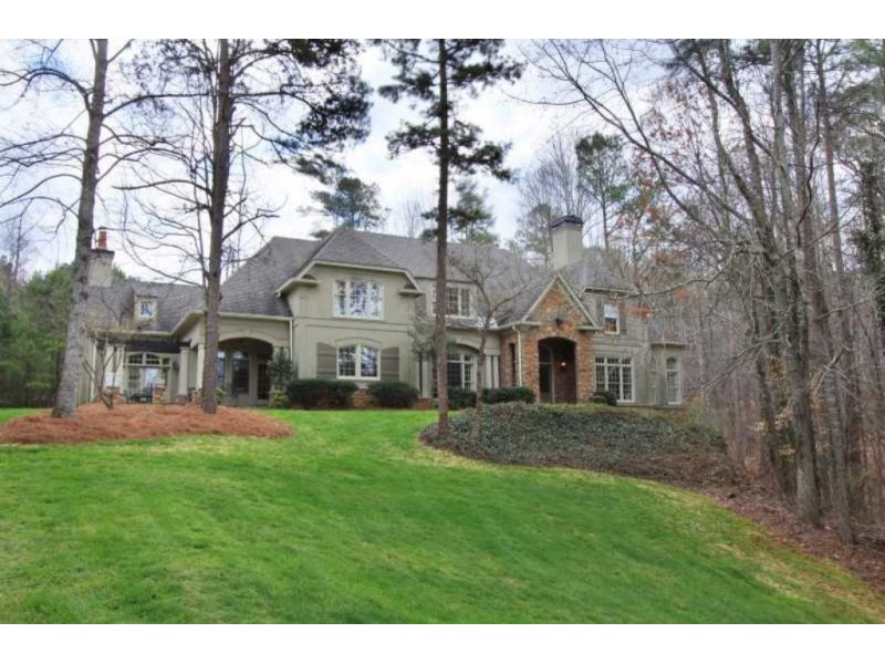 WOW House 1.2M Estate Has Private Lake, Nearly 10 Acres, Gourmet