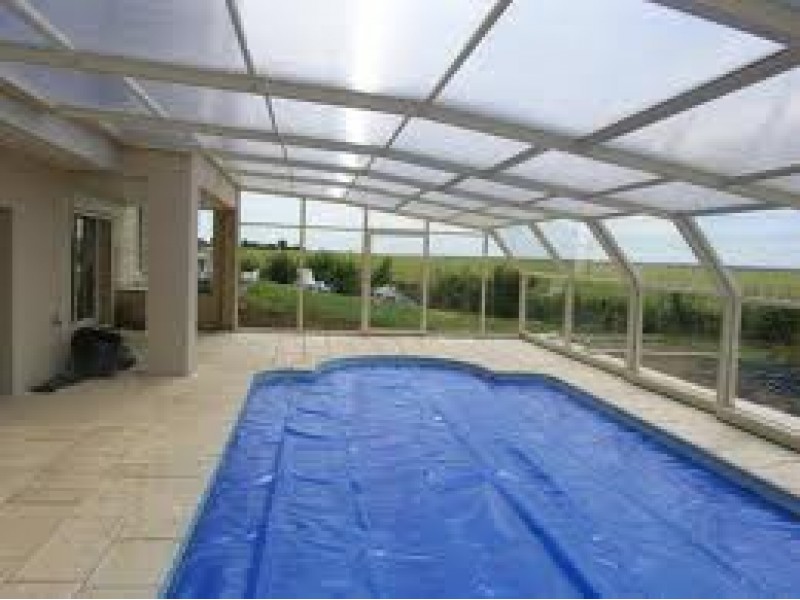 Five Things to Consider When You're Having a Pool Enclosure Fitted