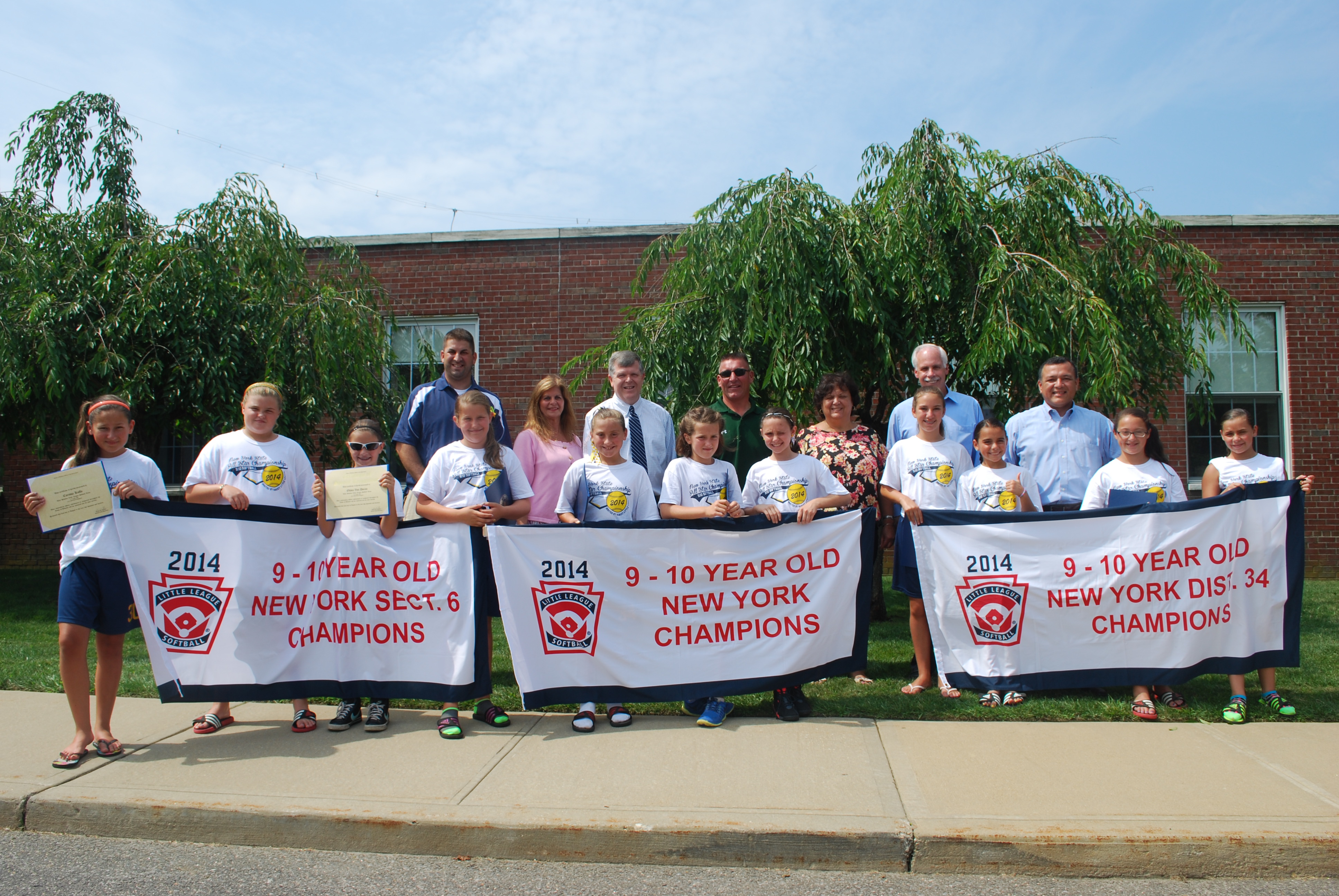 West Babylon Little League Softball Team Advances to Regionals