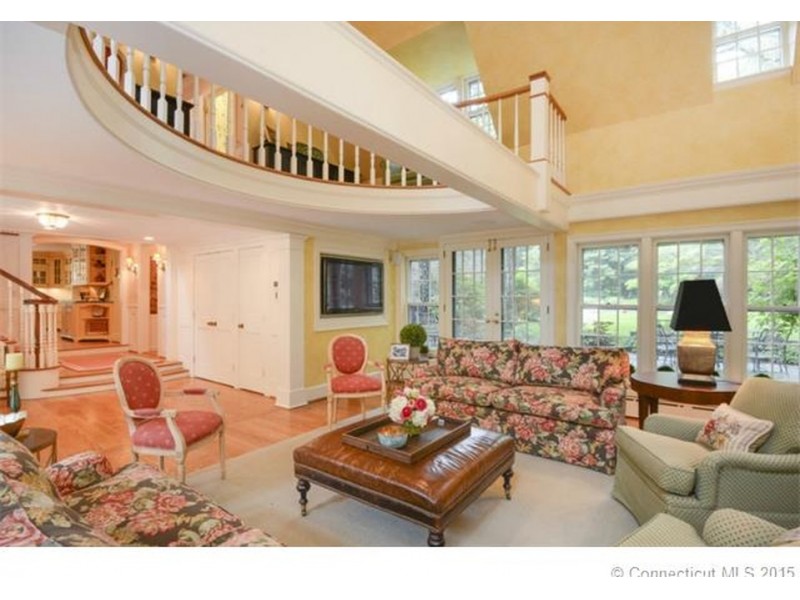 West Hartford WOW House is a Beautiful Country Retreat 