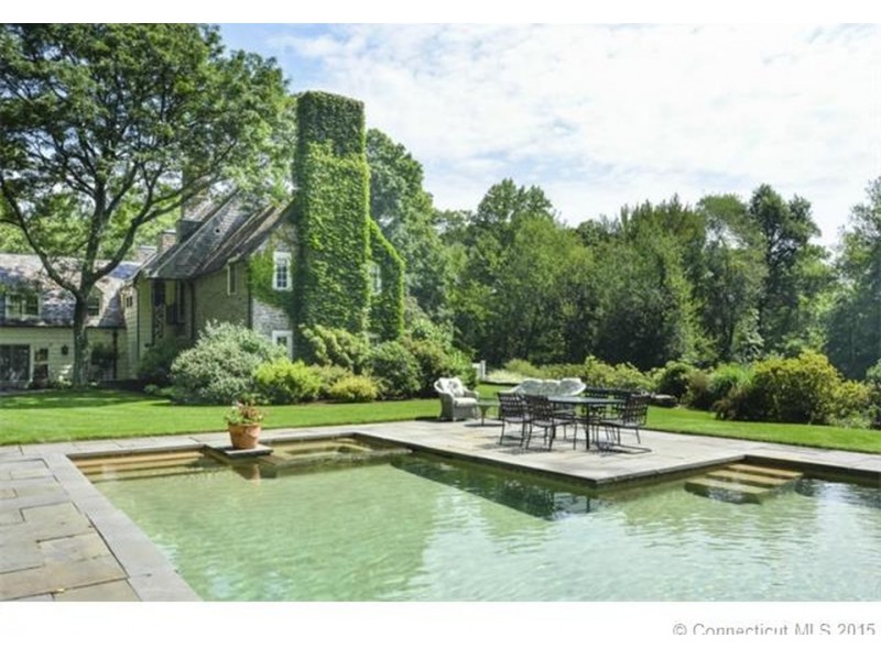 West Hartford WOW House is a Beautiful Country Retreat 