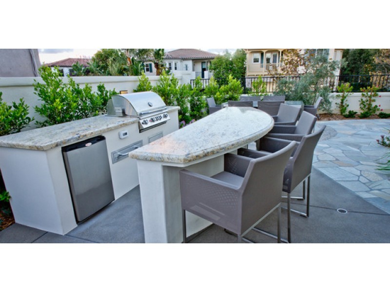 Outdoor Kitchens and Living Smart