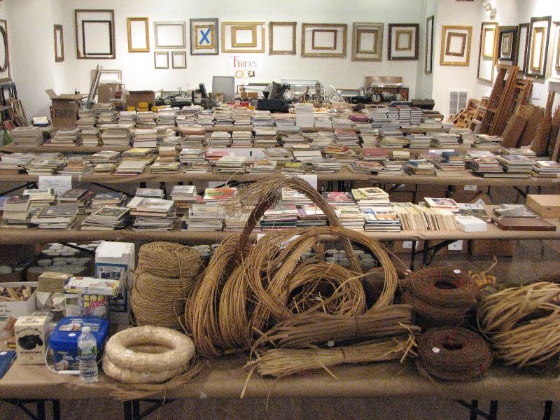 Silvermine Arts Center�s Art Tag Sale / Artisan Trunk Show