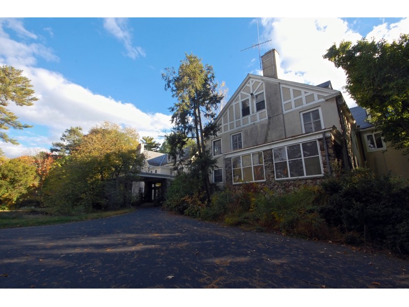 Everything You Need To Know About Doris Dukes Mansion Hillsborough