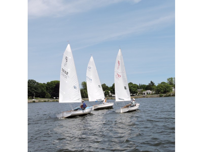 Quannapowitt Yacht Club Youth Sailing Program