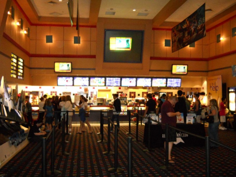 Fans Flock to Cortlandt Town Center for Harry Potter Midnight Screening