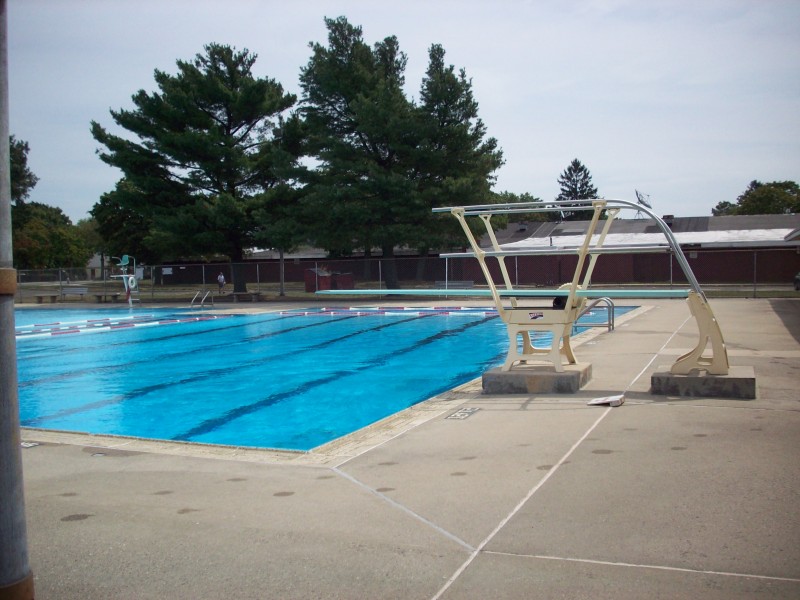 Town Extends Pool Hours, Opens Cooling Centers for Weekend Wantagh