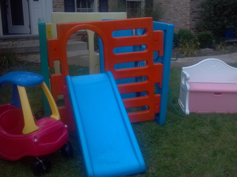 Little Tikes Cube Climber and Victorian Toy Box Oswego