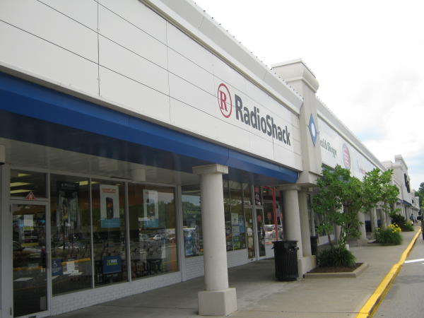 Radio Shack Employee Punches 'Sarcastic' Customer, Police Say