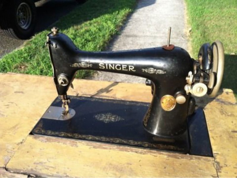 Antique Sewing Machine and iPhone 4s For Sale on ...
