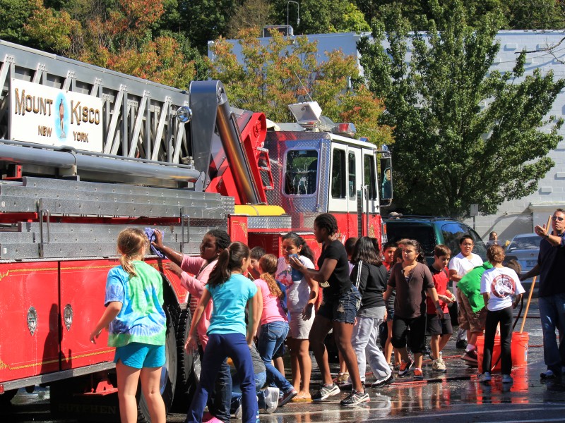 Mount Kisco Elementary School 5th Graders Hold Car Wash Chappaqua, NY