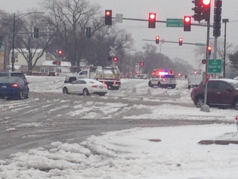 Metra: 2 dead, 4 others hurt in train-car crash in Chicago