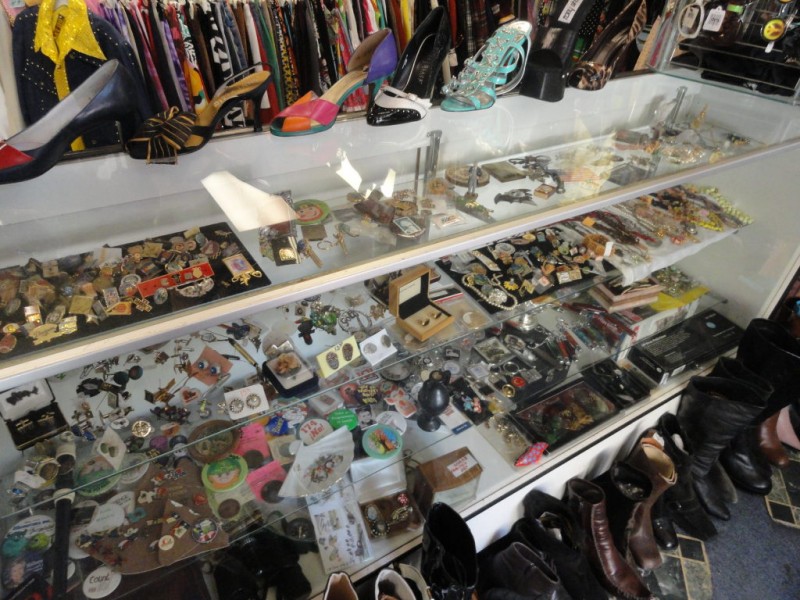 Buy sell trade clothing stores