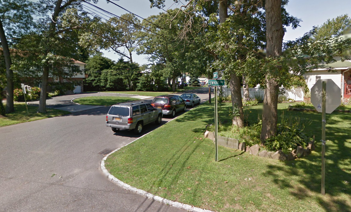 Caretaker Injured After Armed Men Invade W. Babylon Home With 5 Children Inside