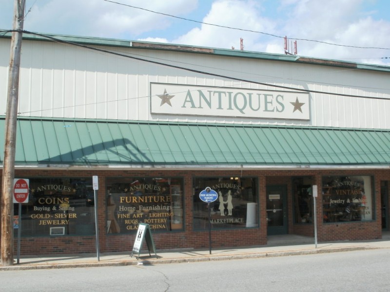 Putnam's Antique Shops: A Treasure Hunters Delight ...