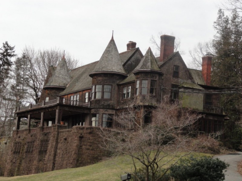 Blauvelt Mansion's Mortgage Purchased in Uncontested Bid for 100 New