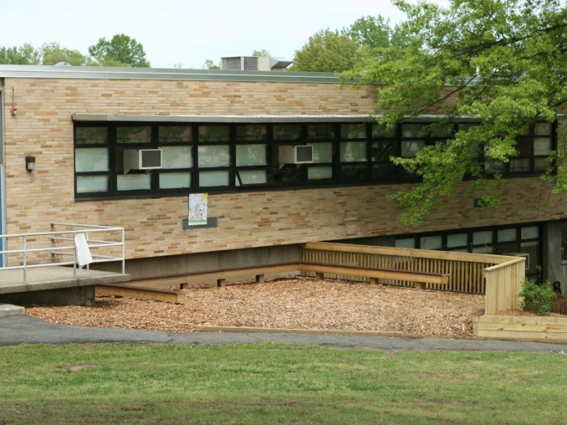 Outdoor Classroom Dedicated at Thomas Jefferson Middle School [PHOTOS
