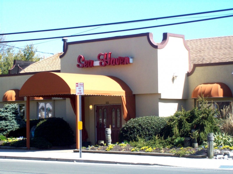 Five Lindenhurst Restaurants to Spend New Year's Eve Lindenhurst, NY