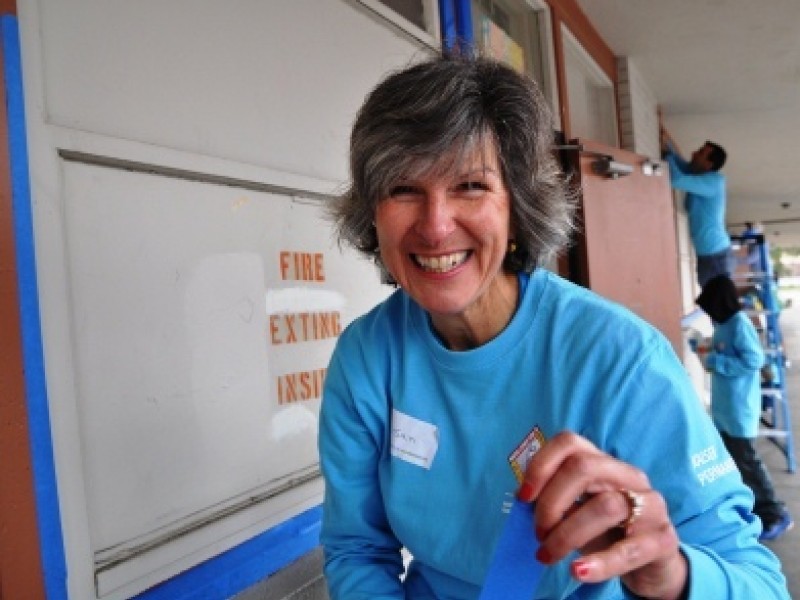 Docs paint! Nurses garden! Kaiser's Day of Service on MLK Holiday