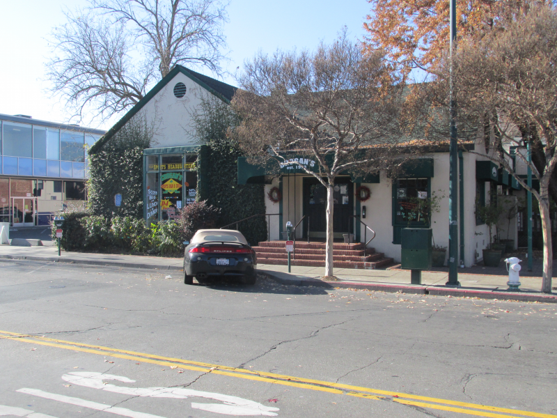 Crogan's Bar And Grill An Institution In Downtown Walnut Creek