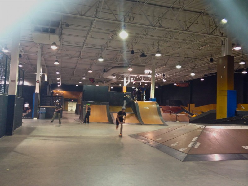 nike outlet discover mills