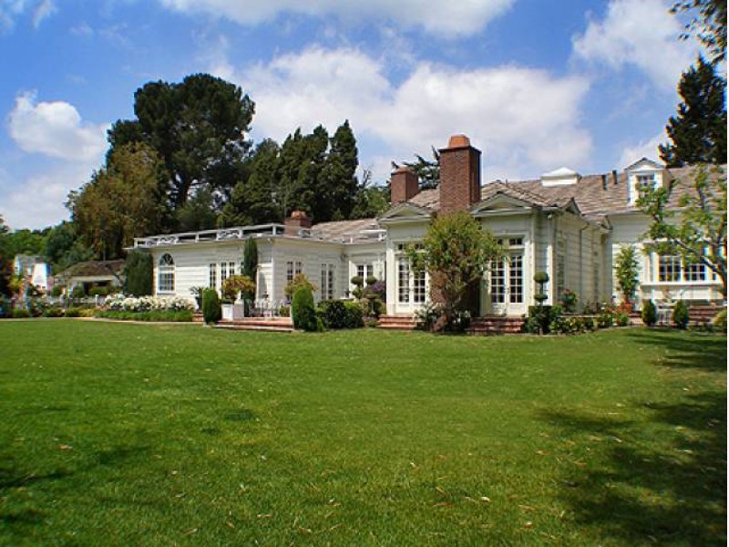 Take a Peek Inside Bing Crosby's Historic Former Estate in Toluca Lake