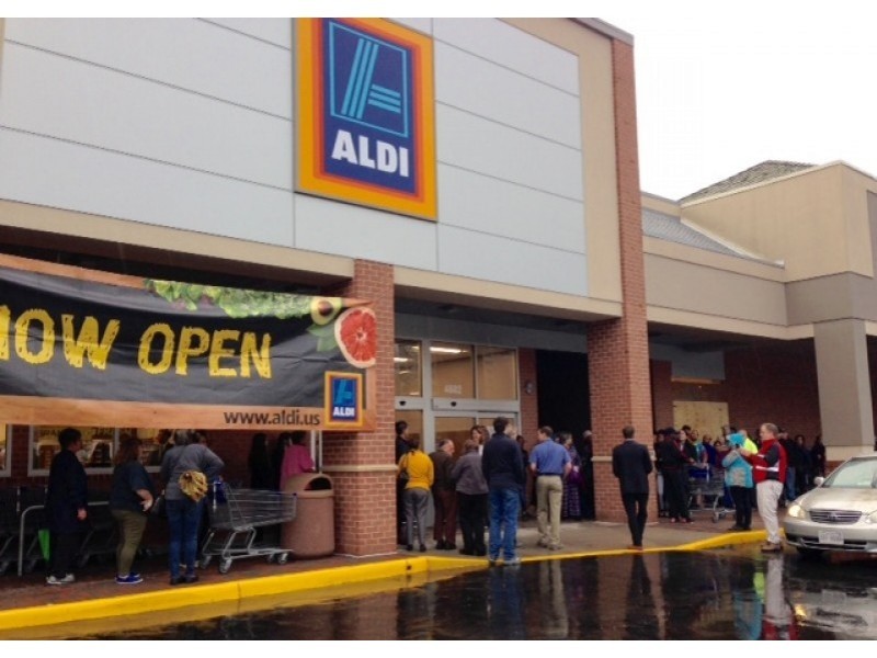 No-frills supermarket chain Aldi to accept credit cards