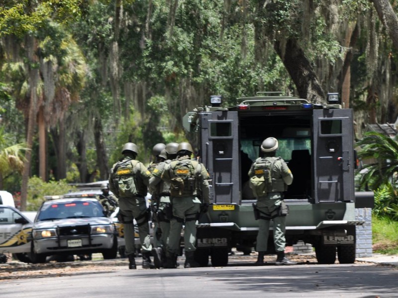 SWAT Team Standoff At Country Villa Estates Off Bloomingdale Avenue