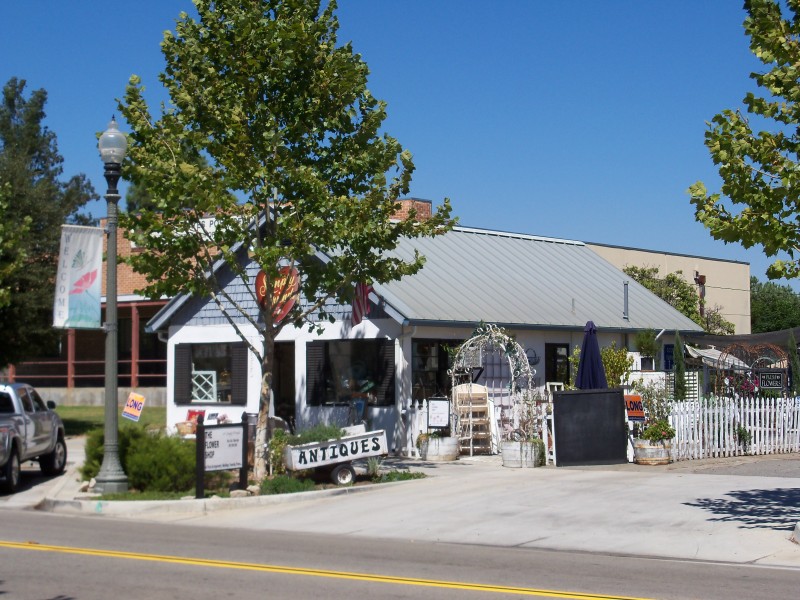 historic-downtown-murrieta-antique-shops-throwing-saturday-affair