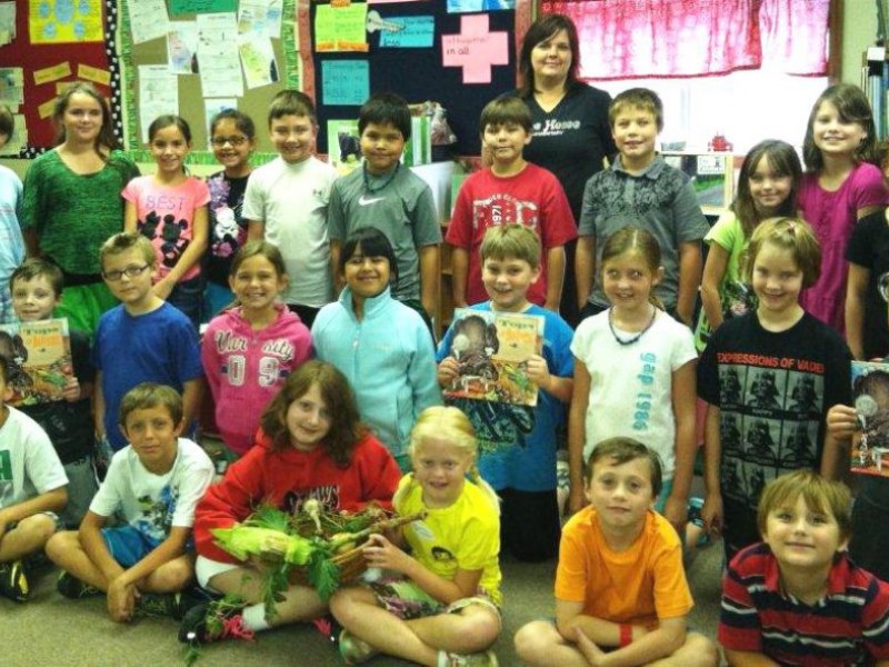 Free Home Elementary School Students Learn about Plants from Local