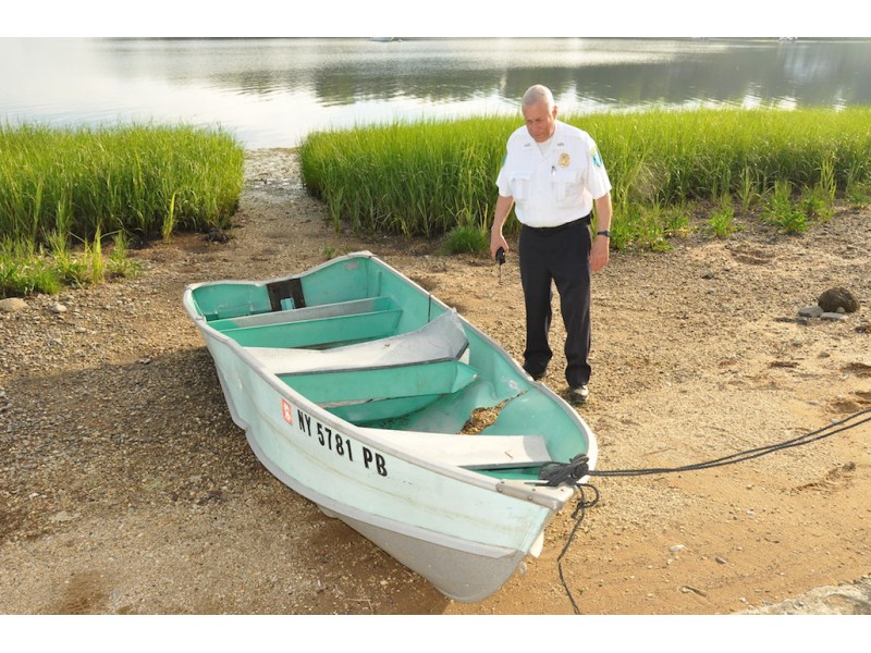 huntington man crashes boat into row boat in duck island