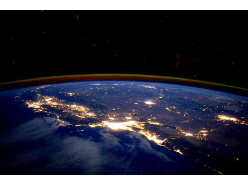 Astronaut Tweets Stunning View Of Los Angeles From Space - Beverly ...