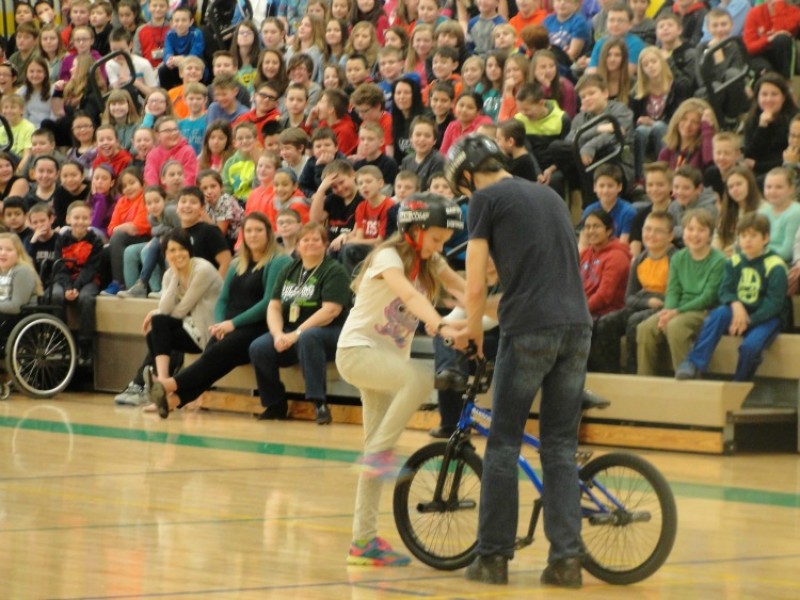BMX champion Matt Wilhelm visits Hadley Middle School Homer Glen, IL