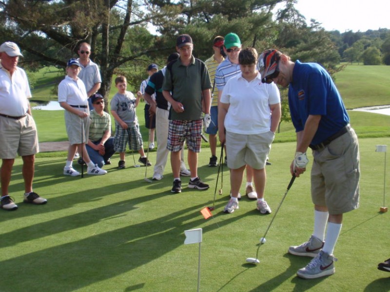 Golf Pro Volunteers His 'Tee Time' to Special Olympics ...