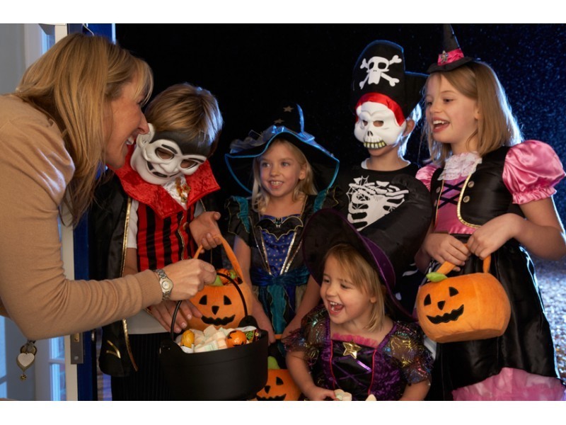 trick or treat hours family friendly halloween events throughout the suburbs - Trick R Treat Halloween Costume trick or treat hours family friendly halloween events throughout the suburbs - Trick R Treat Halloween Costume