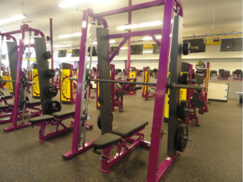 Man Kicked Out of Hingham Fitness for Grunting, Dropping Weights